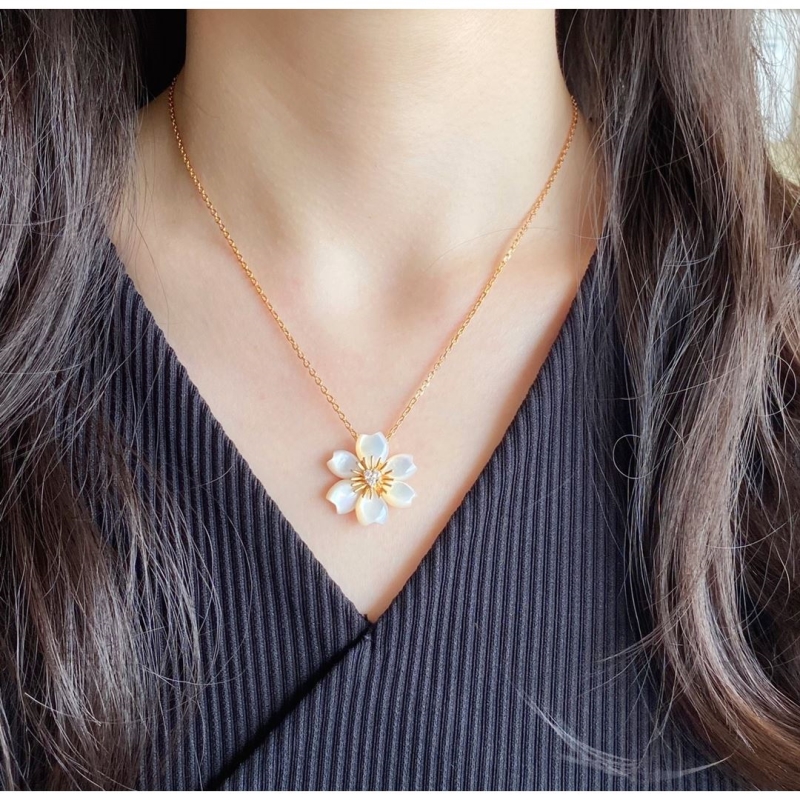 Vca Necklaces